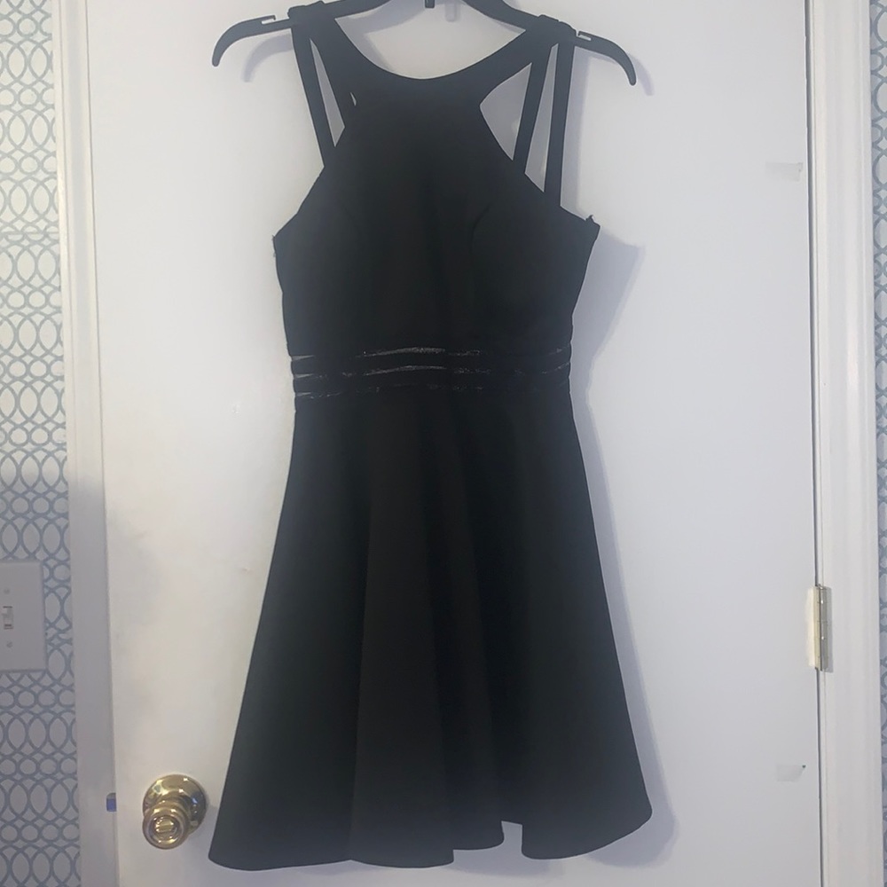 size 5 flowy and satin dress with mesh in the middle